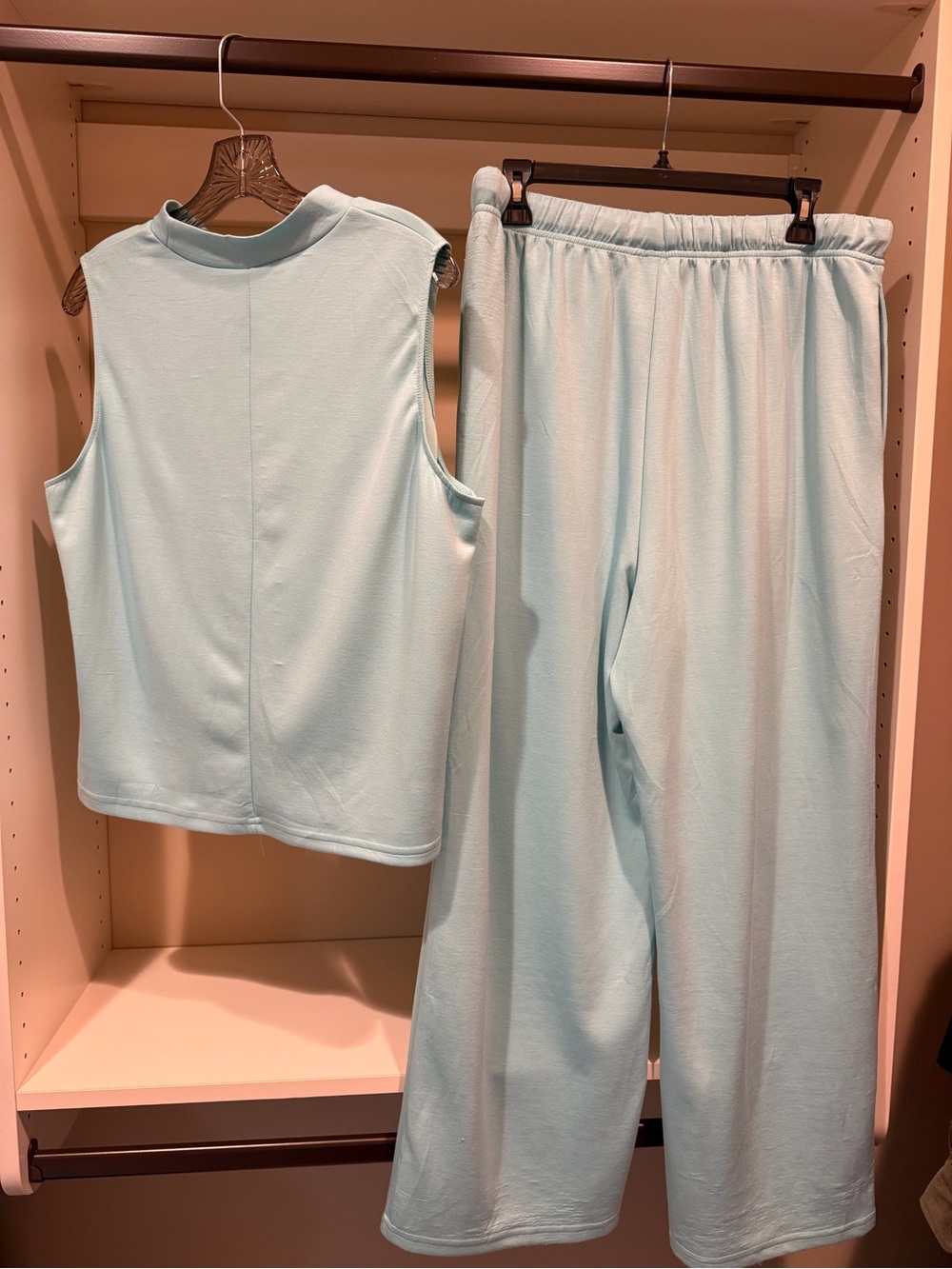 Light Aqua Sleeveless Top & Wide-Leg Lounge Pants Set - Picture 2 of 6